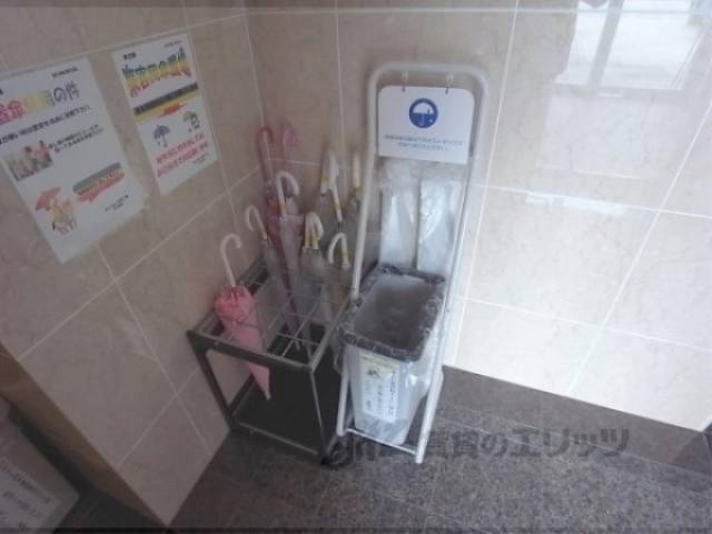 エントランス　置き傘　自由にお使いください。返却してくださいね