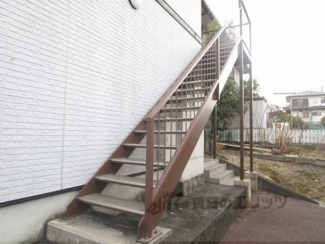 階段　ごみ収集場