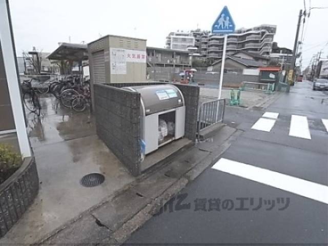 ゴミ置き場　ゴミ捨て場