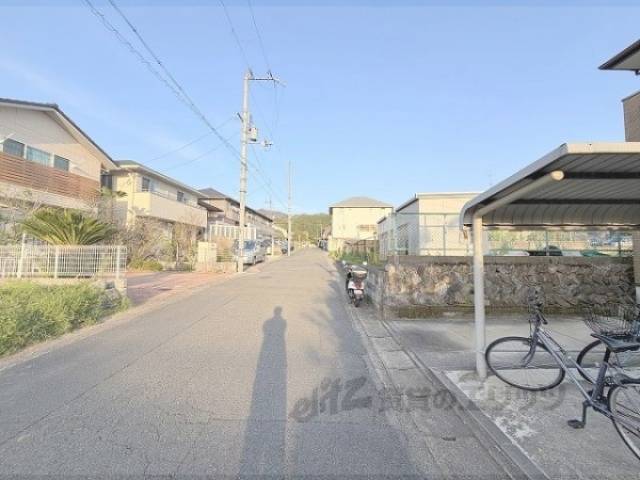 前面道路　東向き