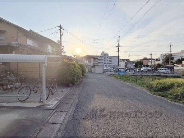 前面道路　西向き