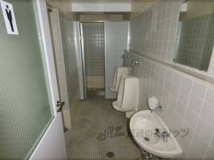 男性共同トイレ