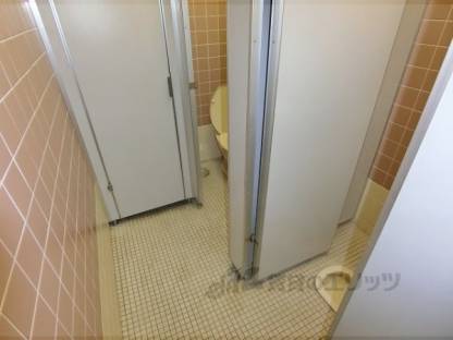 女性共同トイレ