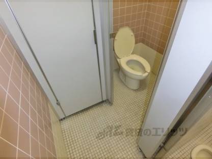 女性共同トイレ