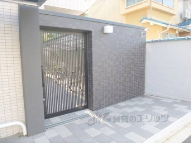 駐輪場　出口