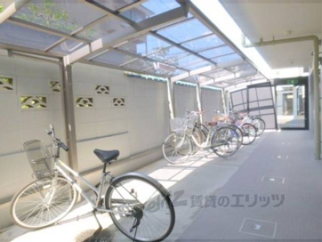 駐輪場　自転車