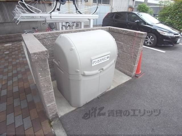 ダストボックス