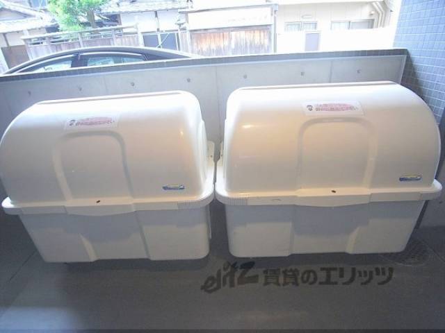 ダストボックス