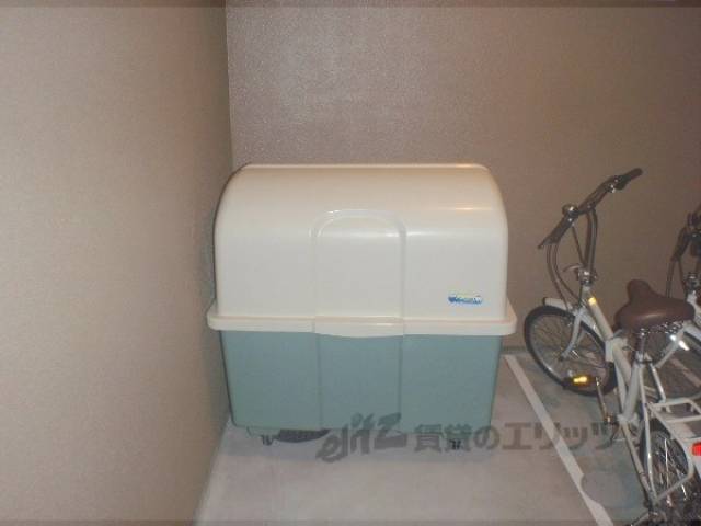 ダストボックス