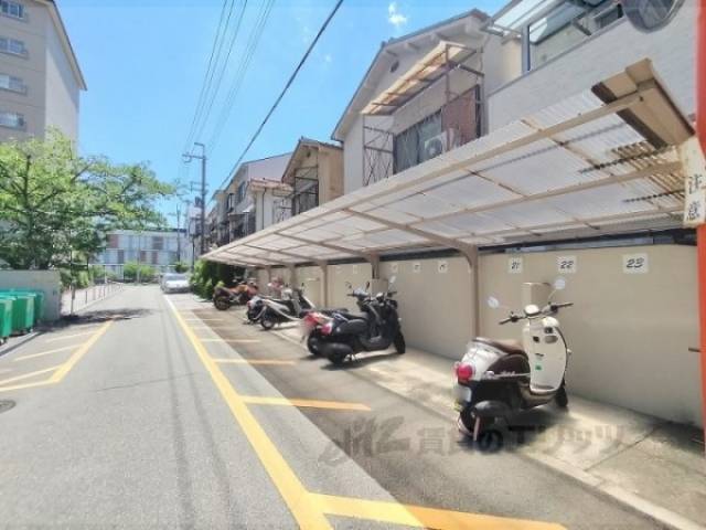 駐輪場　バイク