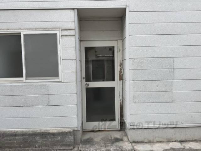 エントランス　事務所入り口