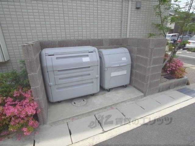 ダストボックス