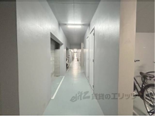 通路　駐輪場通路