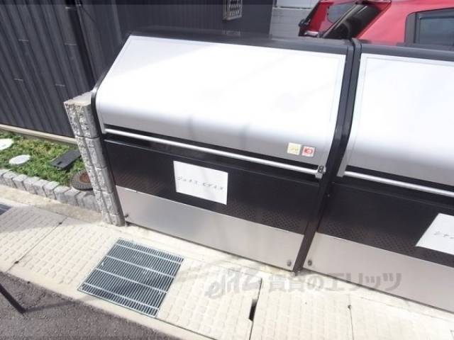 オートロック　ゴミ置き場