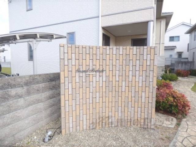 館銘板