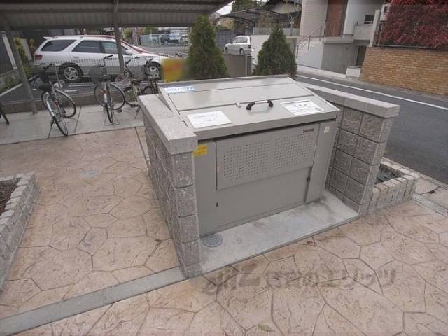 ダストボックス