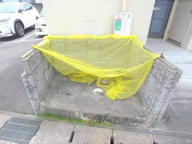 ごみ捨て場