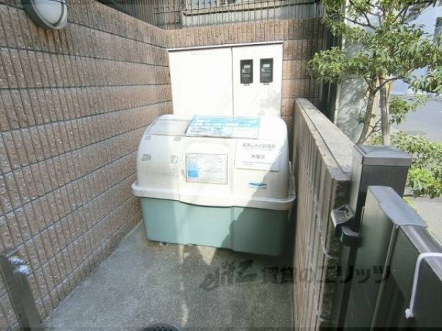 ダストボックス