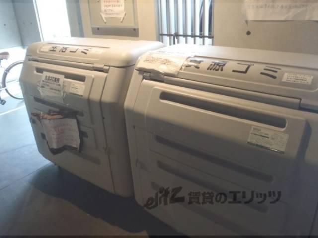 ダストボックス