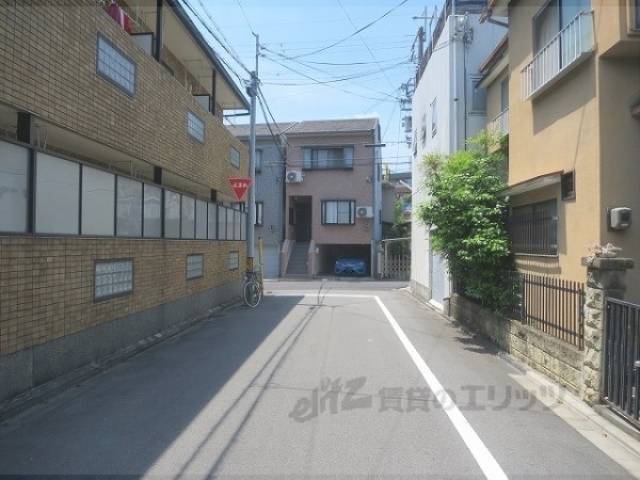 前面道路　北側