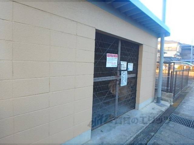 前面道路　ゴミ置き場