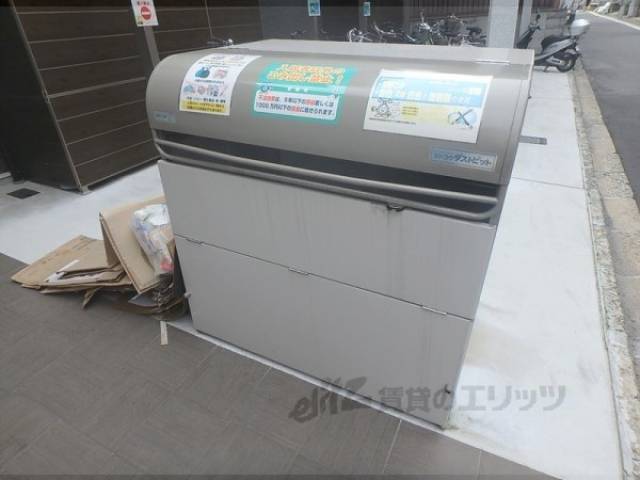 ダストボックス