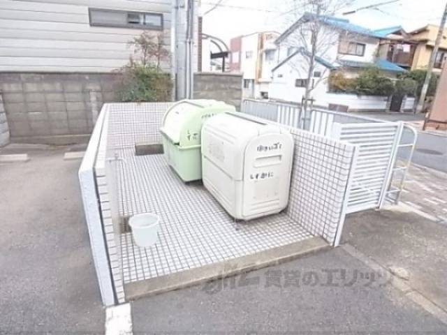 ゴミ置き場　ダストボックス
