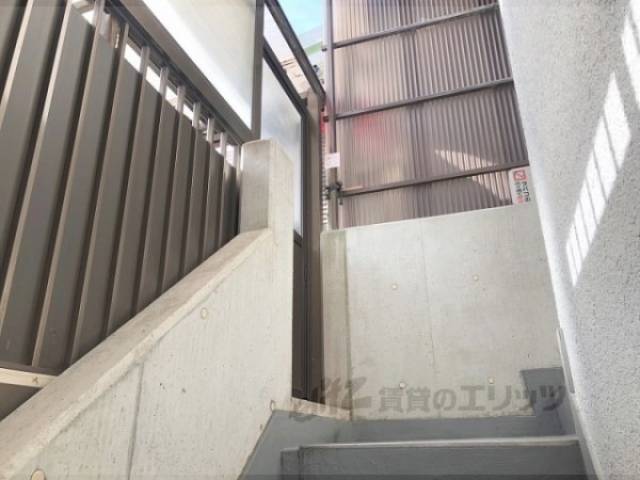 ゴミ置き場　二階踊り場にあり