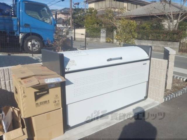 ダストボックス