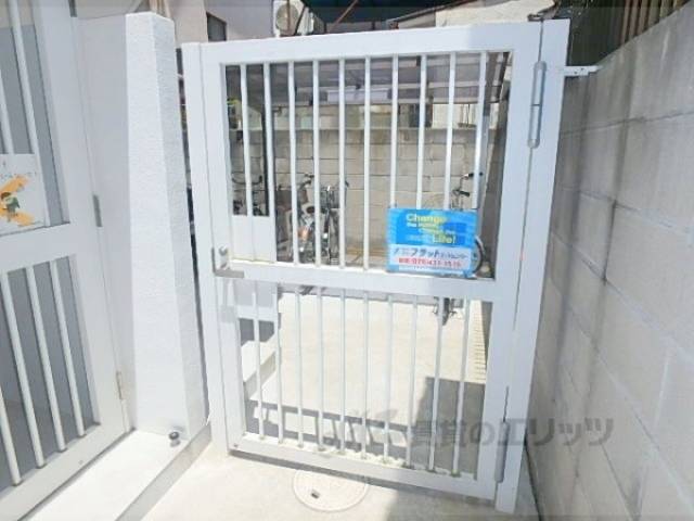 駐輪場　鍵付きのドアが付いており安心です。