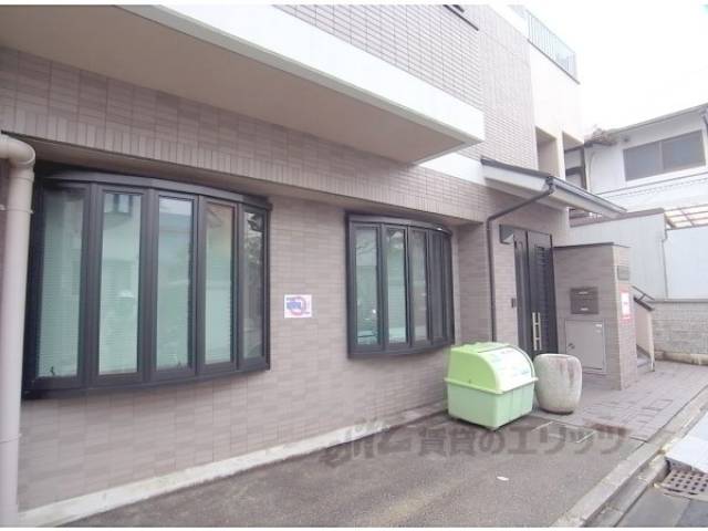 オーナー様宅　1階におーなー様同住されています。