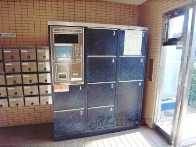 宅配ロッカー
