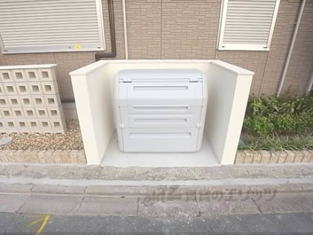 前面道路　共同ゴミ捨て場
