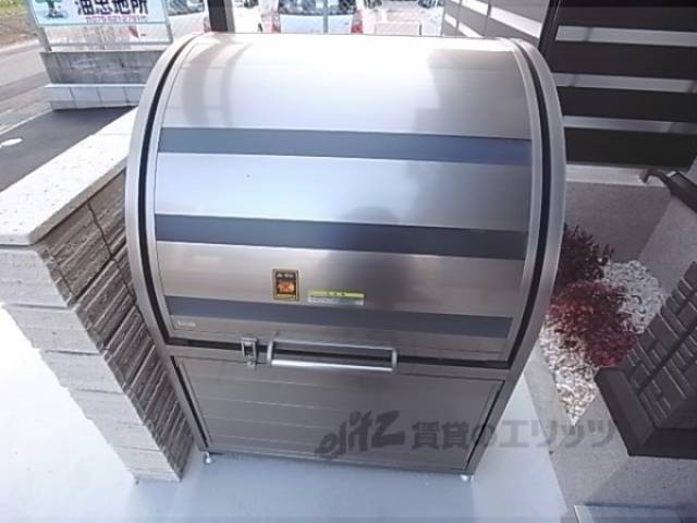 ダストボックス