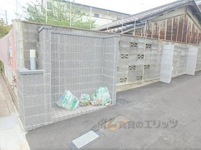 ゴミ置き場　ゴミ捨て場