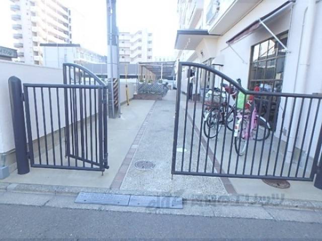 駐輪場　入り口
