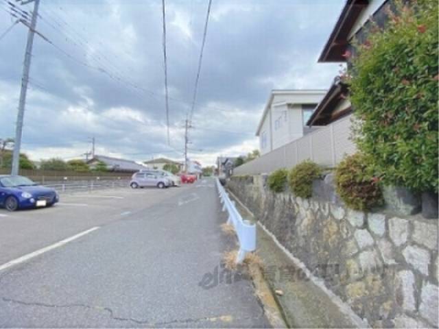 前面道路　駐車場側