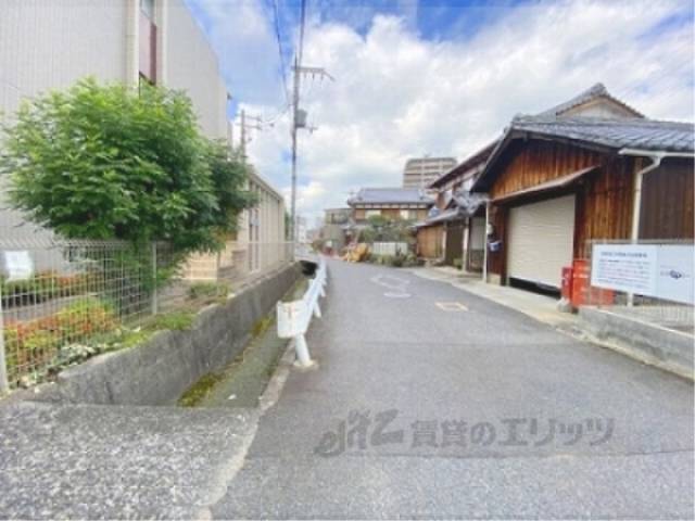 前面道路　駐車場側