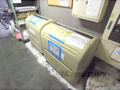 ダストボックス