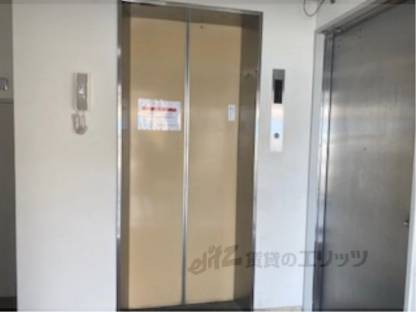 共用エレベーター