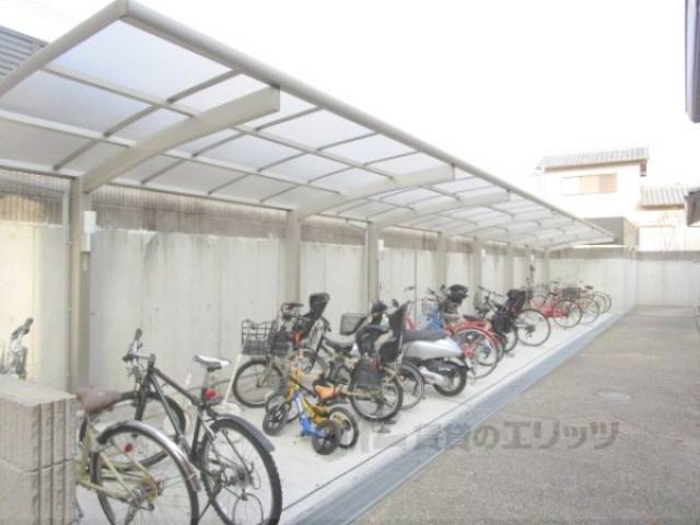 駐輪場　ゴミ捨て場