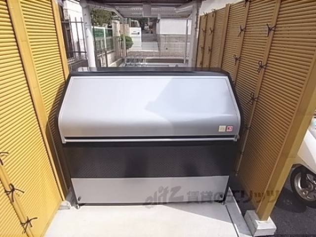 ダストボックス