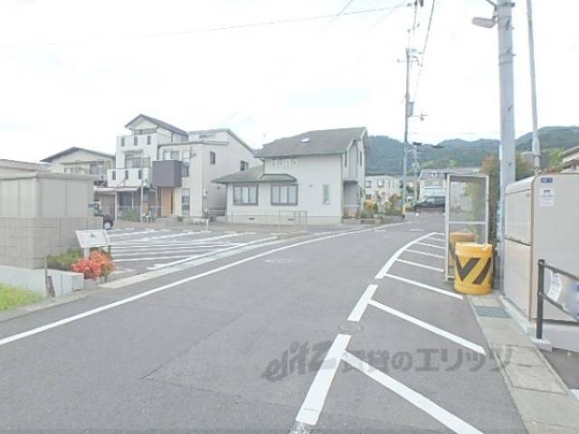 前面道路　南側