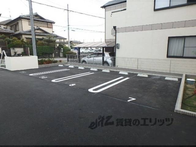 駐車場　建設中