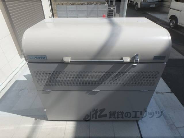 ダストボックス