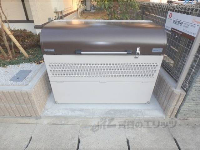 ダストボックス