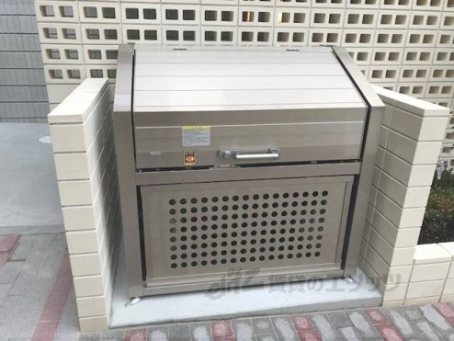 ダストボックス