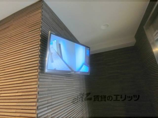 通路　防犯カメラテレビ