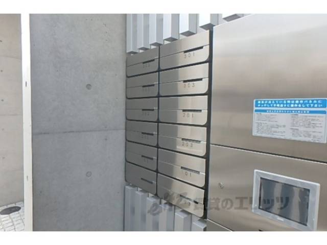 集合ポスト　建築中