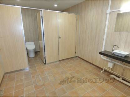 共同女子トイレ